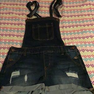 Medium Wash Overalls💙!
